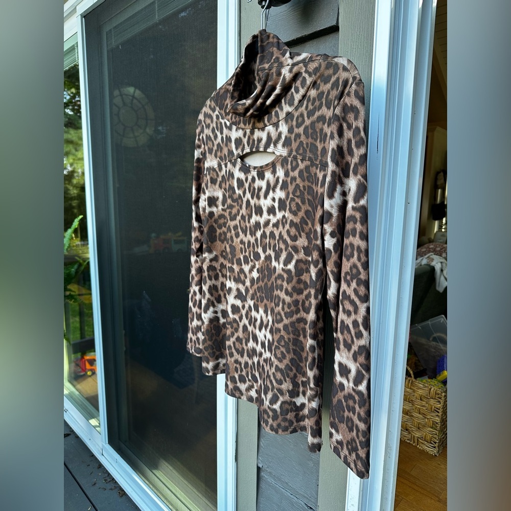 Clara Sun Woo Leopard Print Cowl Neck Cutout Long Sleeve Top M - Picture 4 of 5